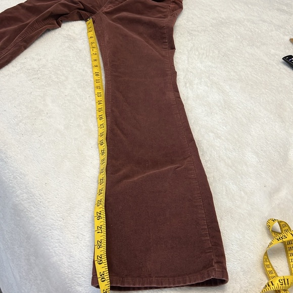 Wild Fable brown low rise flare corduroy pants size 4, preowned, - Picture 4 of 7
